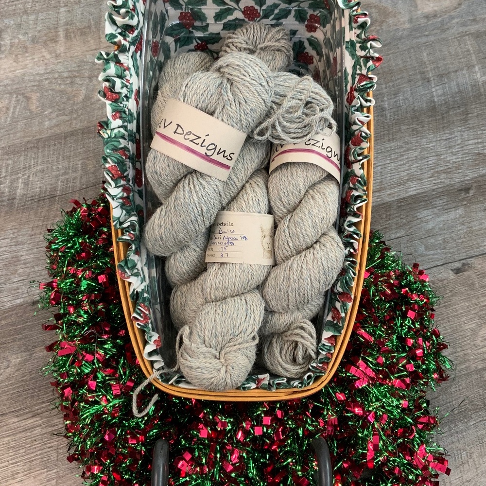 Dulci's, Suri Alpaca Fiber/Yarn, Biscuit with duck egg blue color